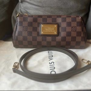 💕Final sale Authentic Louis Vuitton Eva Clutch Damier Ebene💕